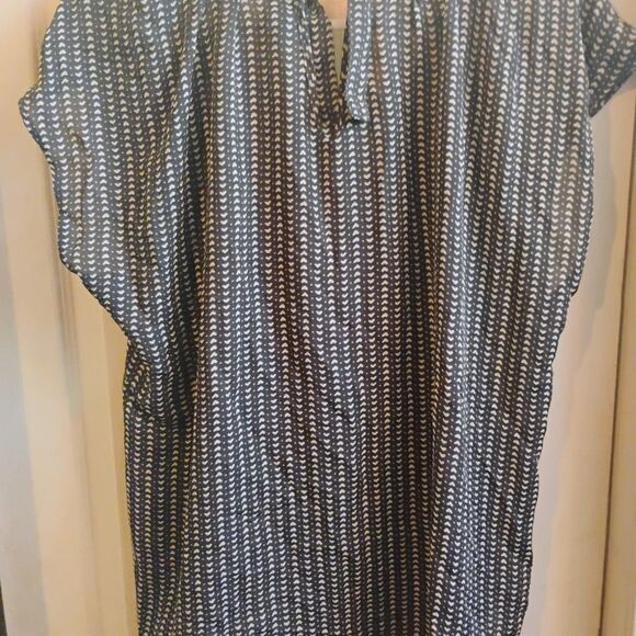 LC Lauren Conrad Black and White Flutter Sleeve Blouse - Picture 8 of 11